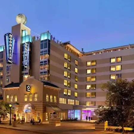 The Moonrise Hotel-2