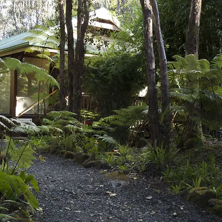 Volcano Village Lodge-3
