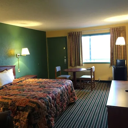 Family Budget Inn Harrison-3