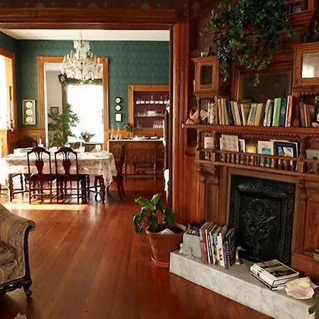 Pensacola Victorian Bed & Breakfast-2