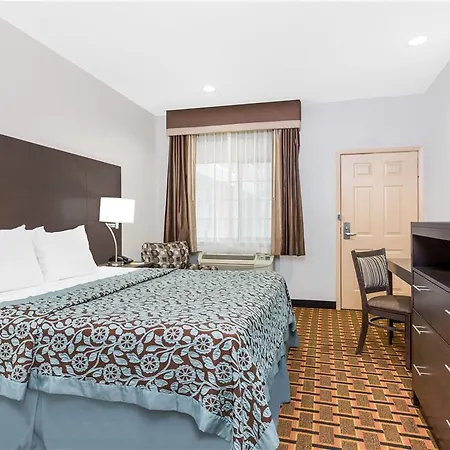 Days Inn & Suites By Wyndham Madisonville-3