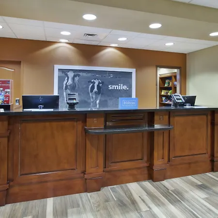 Hampton Inn & Suites Wichita-Northeast-3