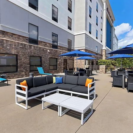 Hampton Inn & Suites Canton-3