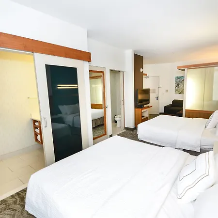 Springhill Suites By Marriott Grand Forks-3