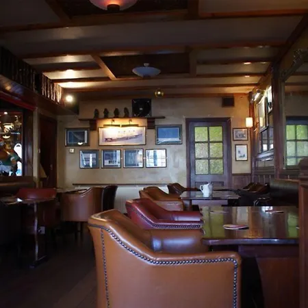Wards Hotel-3