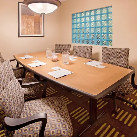 Holiday Inn Express Hotel & Suites St. Charles By Ihg-3