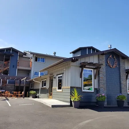 The Coho Oceanfront Lodge-2
