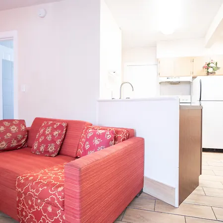 Island Sun Inn & Suites - Historic Venice & Beach Getaway-2