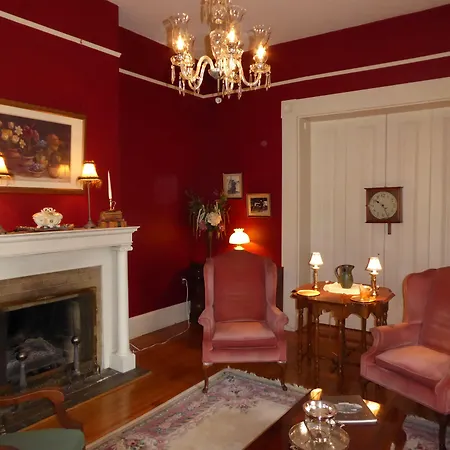 The Carriage Inn Bed And Breakfast-3