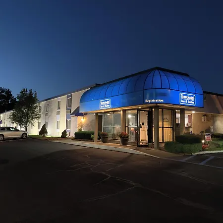 Travelodge Inn & Suites By Wyndham Albany-2