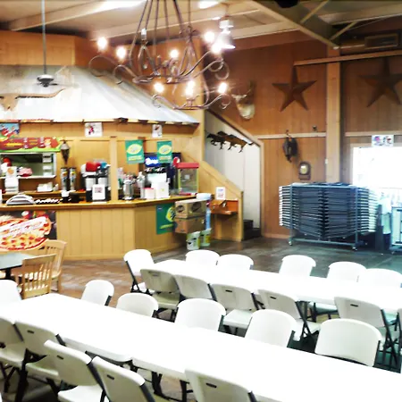 Rustic Creek Ranch Resort At North Jellystone Park-2