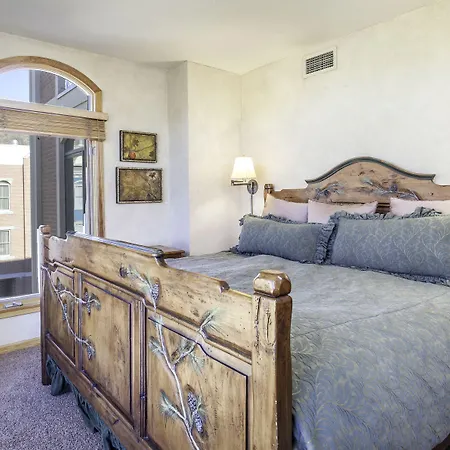 The Caledonian By All Seasons Resort Lodging-3