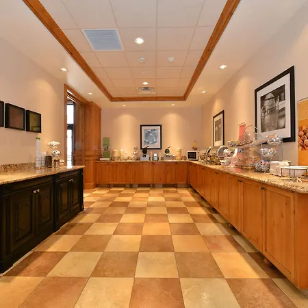Hampton Inn & Suites Buffalo-3