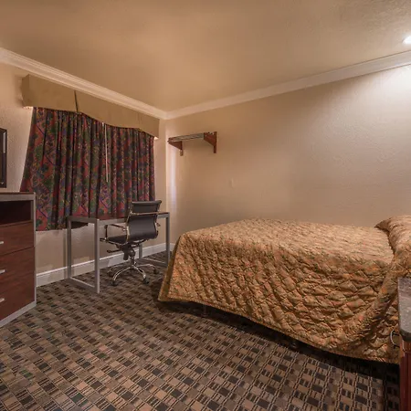 Edge Water Inn-2