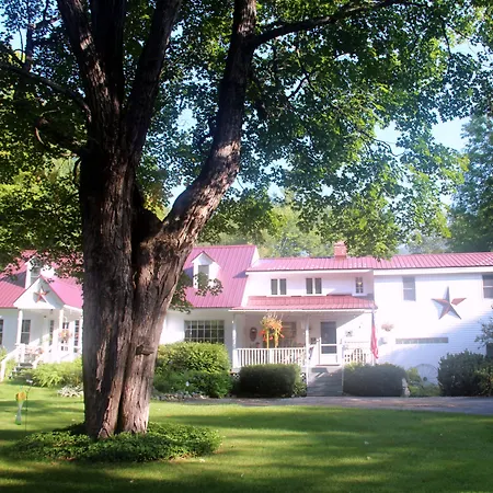 The Buttonwood Inn On Mt. Surprise-2