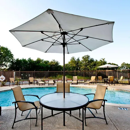 Hampton Inn & Suites Denison-2