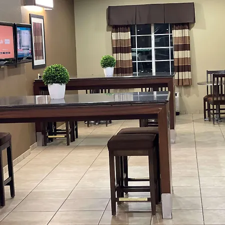 Microtel Inn & Suites By Wyndham Harrisonburg-3