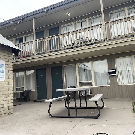 Motel Oasis-2