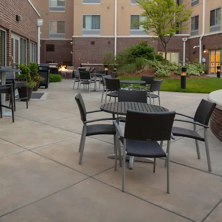 Fairfield Inn & Suites By Marriott Wichita Downtown-2