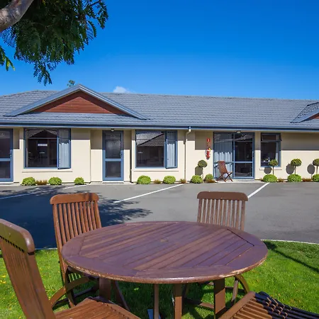 Centre Court Motel-2