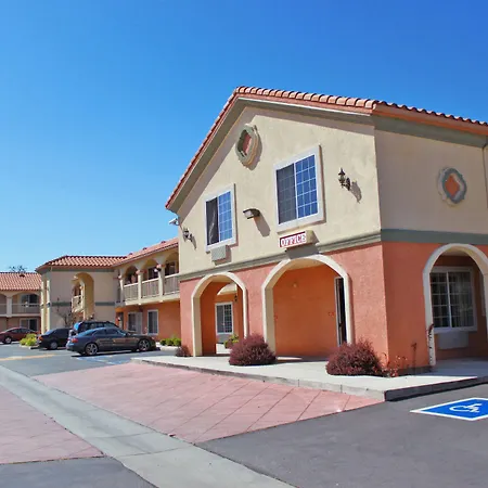 Crystal Inn Suites & Spas-3