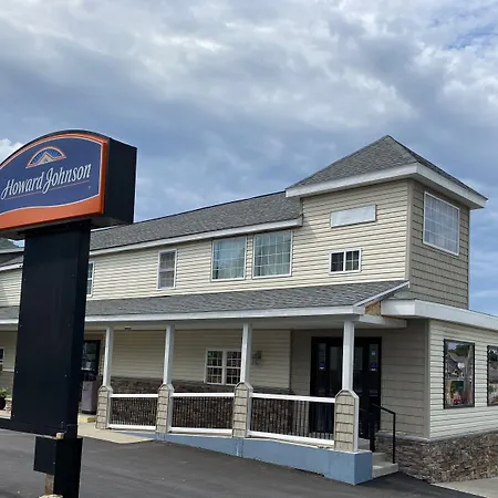 Howard Johnson By Wyndham Lake George-2