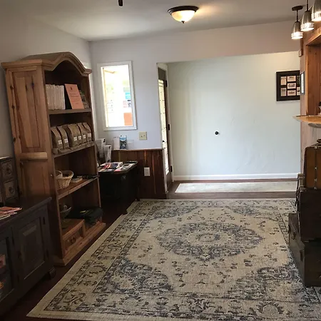 Square Inn-3