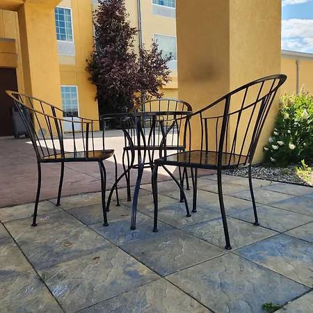 Expressway Suites Minot-2