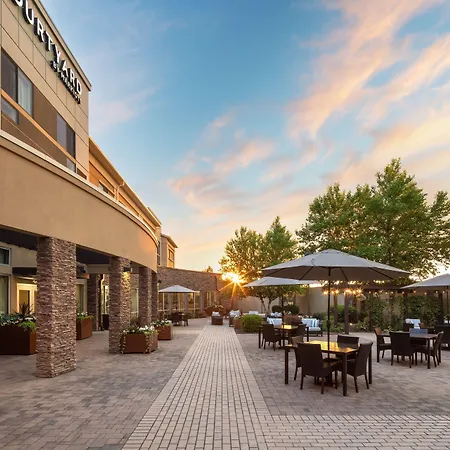 Courtyard Mankato Hotel & Event Center-3