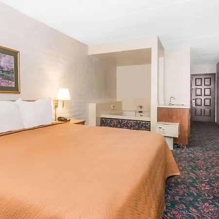 Knights Inn Dayton By Miller Lane-3