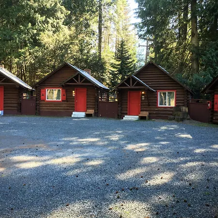 Gateway Inn & Cabins-3