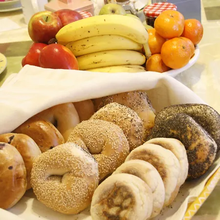 The Coolidge Corner Guest House: A Brookline Bed And Breakfast-2