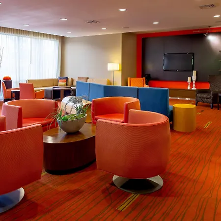 Courtyard By Marriott Lexington Keeneland/Airport-3