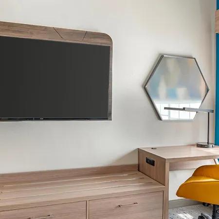 Holiday Inn Express & Suites Indianapolis - East By Ihg-3