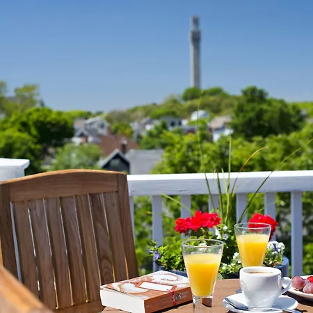 Benchmark Inn-3