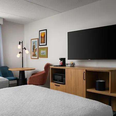 Hampton Inn Neptune-3