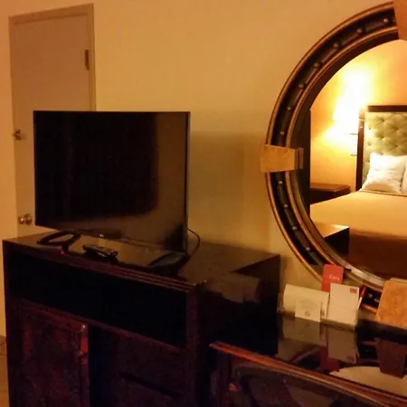 Econo Lodge-2