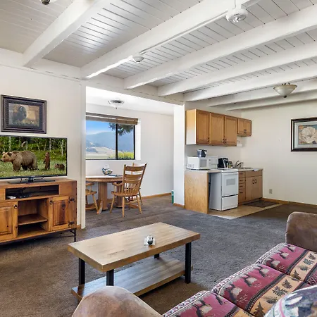 Elk Refuge Inn-2