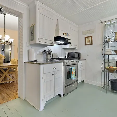 Carroll House Cottages-2