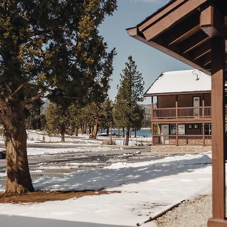 Vintage Lakeside Inn-3