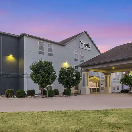 Spark By Hilton Minot-2