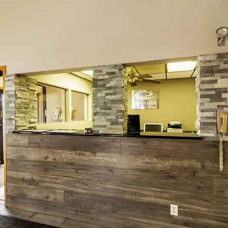 Econo Lodge Watertown-3