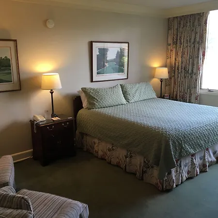 The Inn At Houndslake-3