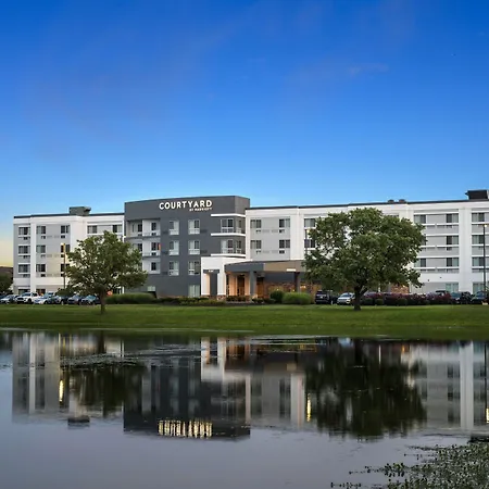 Courtyard By Marriott Evansville East-2