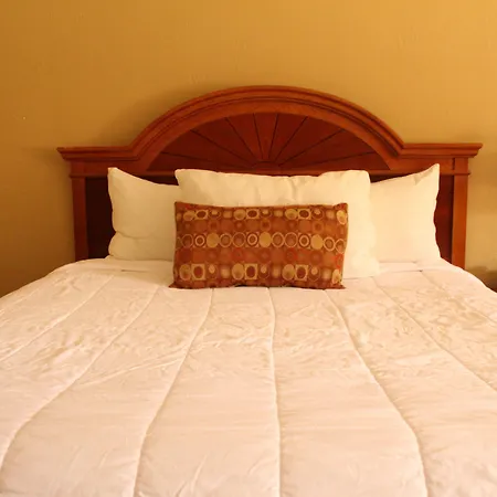 Crystal Cove Riverfront Resort-2