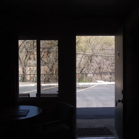 Eagle Motel-2