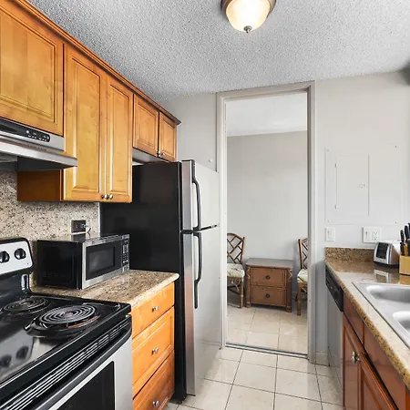 Waikiki Beach Condominiums-3