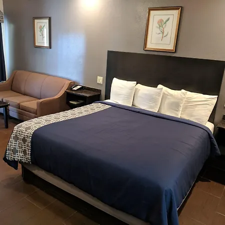 Americas Best Value Inn - Brownsville-2