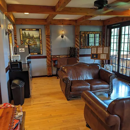 August Lodge Cooperstown-3