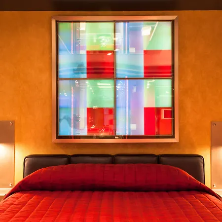 Le Chabrol Hotel & Suites-3